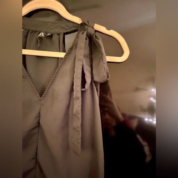 Guess Black Tanktop Blouse with Bow. Size XS. - Picture 2 of 4